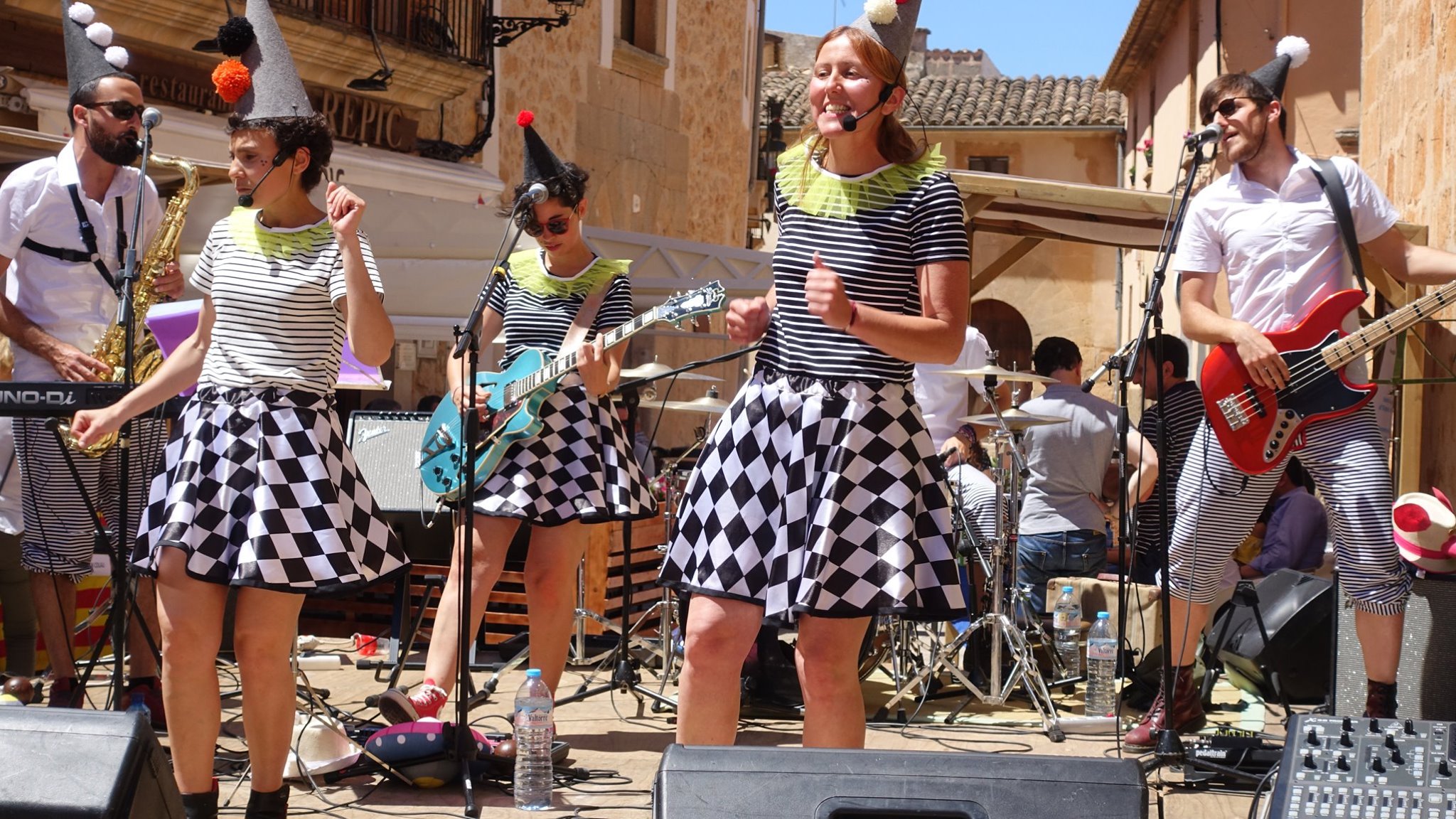 Actuació musical del grup Centiments & Family Band