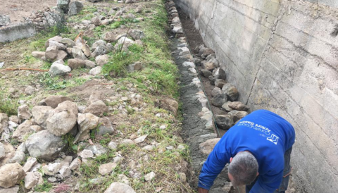 Obres de millora del mur de pedra de la síquia