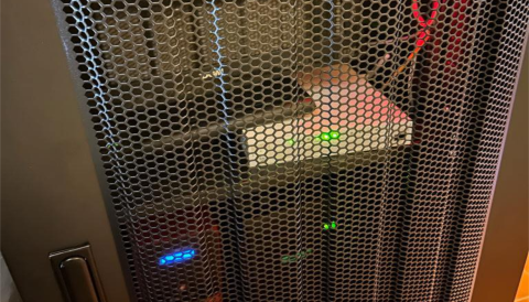 Portada Instal·lació d'un nou servidor RACK