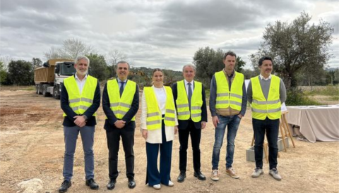 Portada La presidenta Prohens posa la primera pedra del reivindicat nou CEIP de Caimari