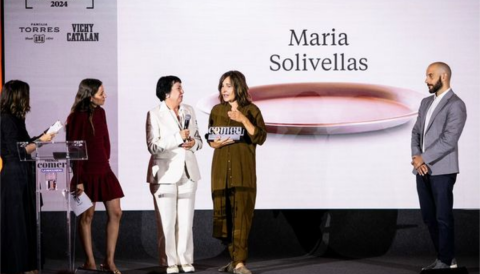 Portada Enhorabona a la xef caimarienca, Maria Solivellas